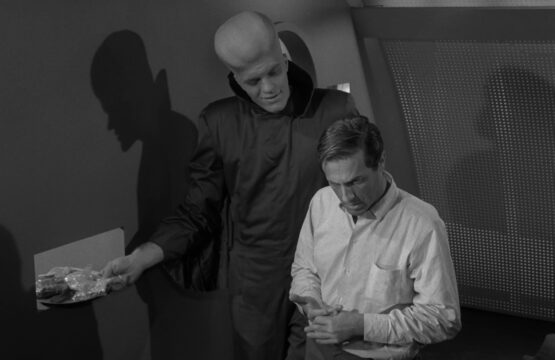 The-Twilight-Zone-To-Serve-Man-6