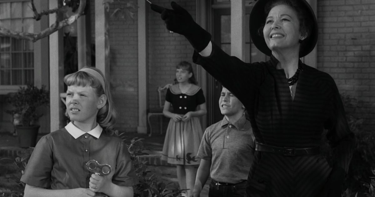 The-Twilight-Zone-I-Sing-the-Body-Electric-4-1200x630