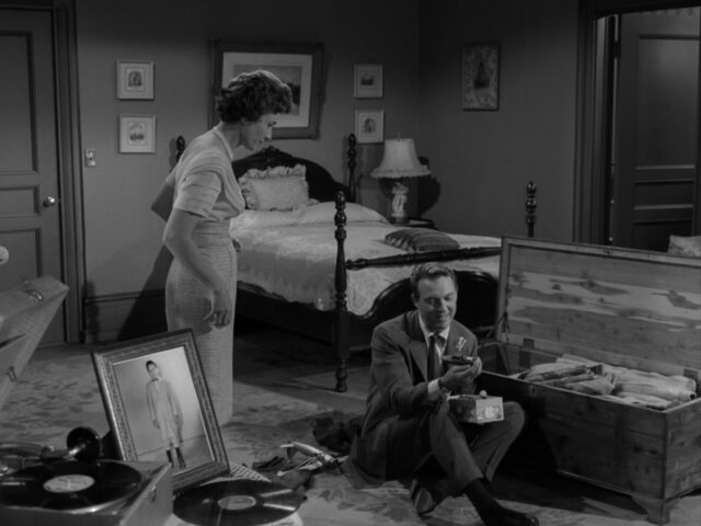 The-Twilight-Zone-Young-Mans-Fancy-3