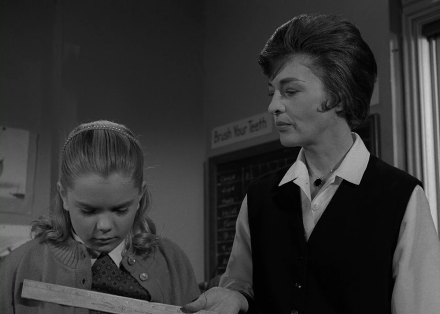 The-Twilight-Zone-Mute-3