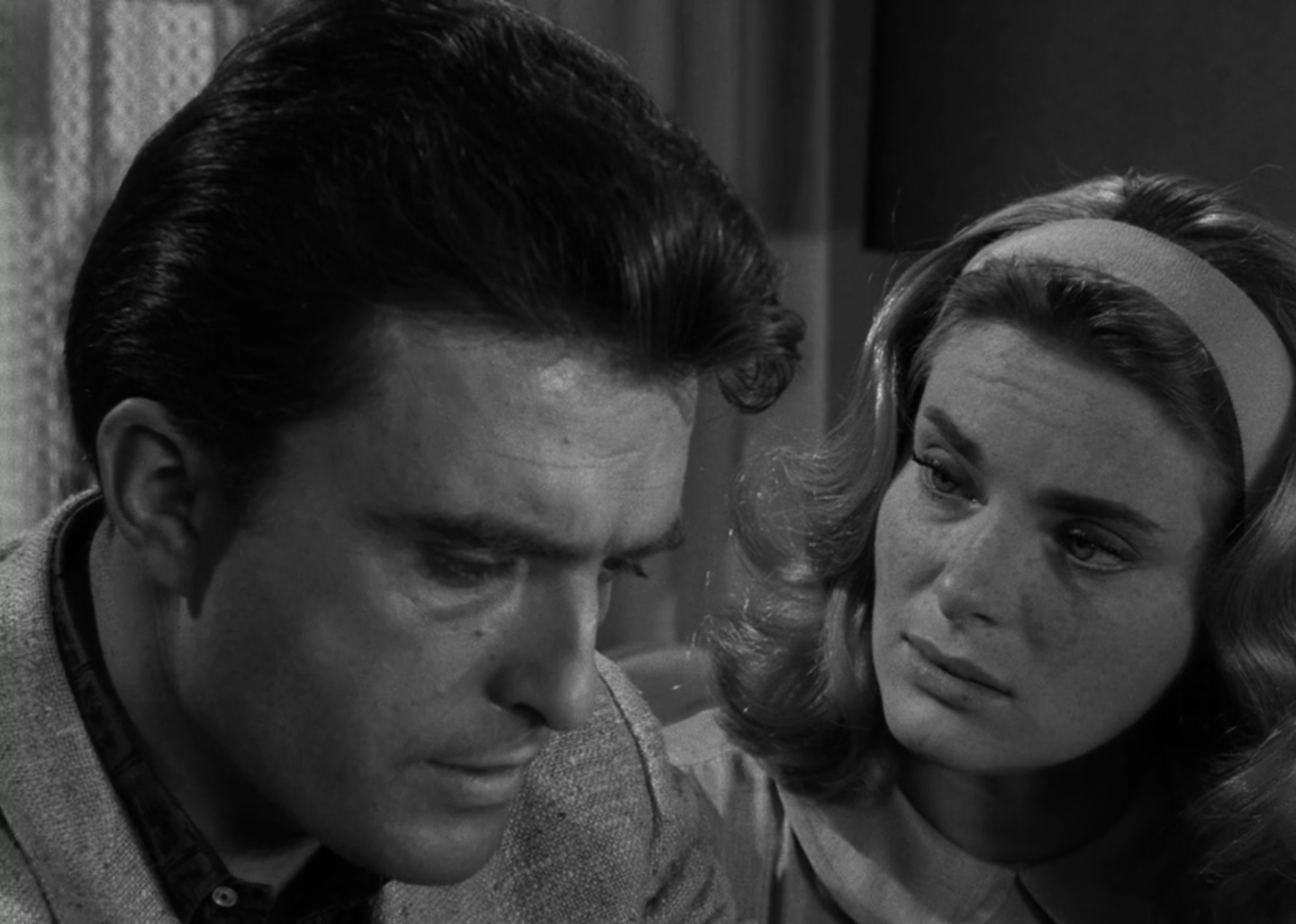 The-Twilight-Zone-Valley-of-the-Shadow-3